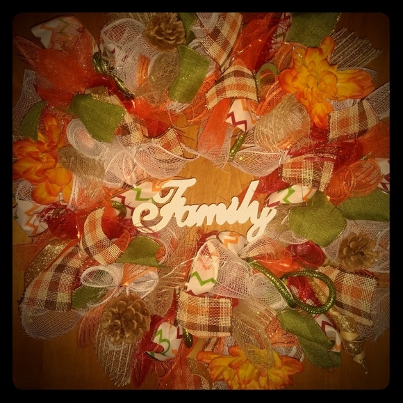 Holiday Wreaths - Picture 1 of 3